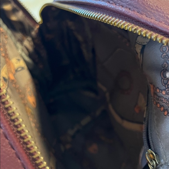 🐝 Betsey Johnson Bee Bow Mini Backpack – Burgundy Wine Faux Leather - Picture 5 of 6